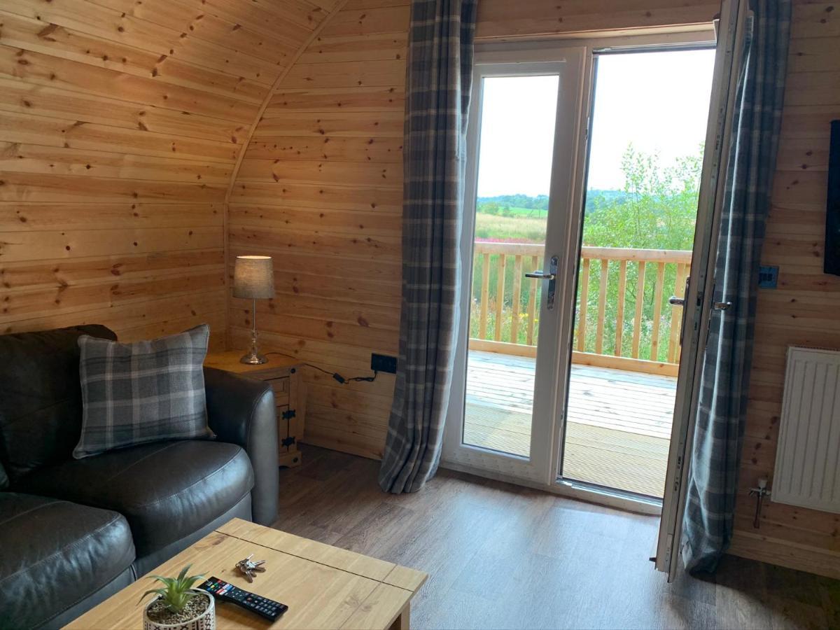 Villa Pond View Pod 3 With Private Hot Tub -Fife - Loch Leven - Lomond Hills Kelty Exterior foto